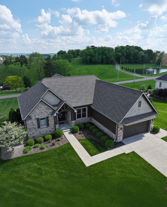 shingle roofing crew working on a Northeast Ohio home